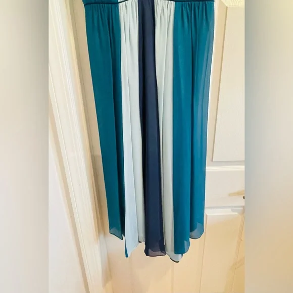 Max & Cleo Chiffon Mid Dress - Picture 4 of 7